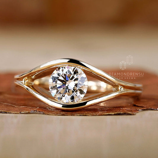 Eye Shape Round Lab Grown Diamond Solitaire Engagement Ring