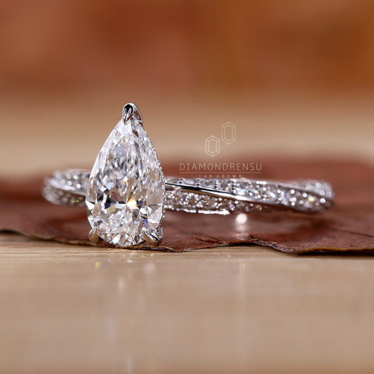 Pear Shaped Diamond Ring That Make Her Say Yes