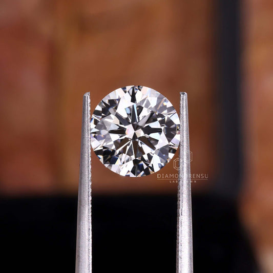 IGI Certified Round Lab Grown Diamond 3.0 CT for Engagement Ring