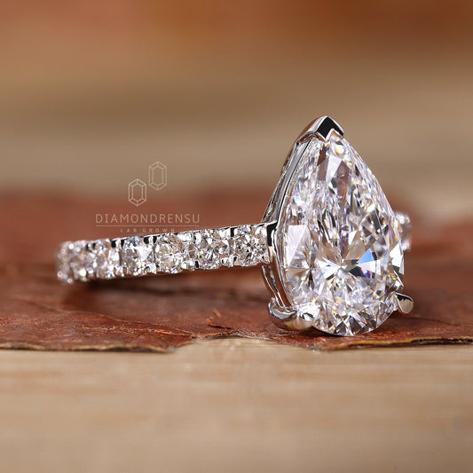 Pear Shaped Diamond Ring For The Perfect Proposal