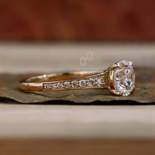 Round Lab Grown Diamond Tapered Band Engagement Ring