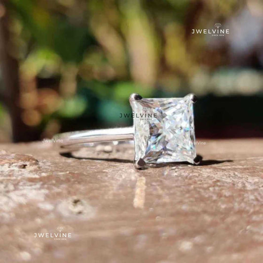 Eye-catching 2.51 CT Princess Cut Colorless Moissanite Solitaire Ring