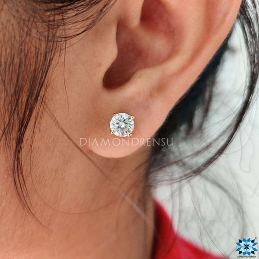 1.56 TW Round Brilliant Cut Moissanite Stud Wedding Earrings