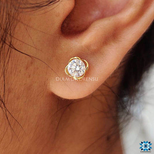 0.83 TCW Round Brilliant Cut Moissanite Stud Earrings